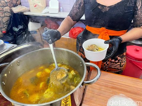 Warung Mak Beng di Festival Kuliner Tjap Legende