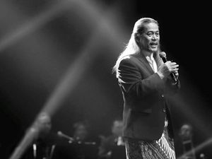 Video: Mengenang Musisi Legendaris Indonesia, Acil Bimbo