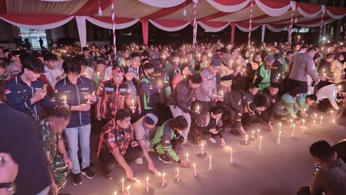 Aksi damai 1.000 lilin di Polda Jambi