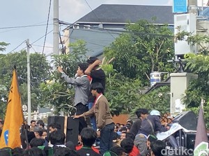 Ribuan Mahasiswa Sukabumi Suarakan Gerakan Amarah Rakyat, Ini 11 Tuntutannya