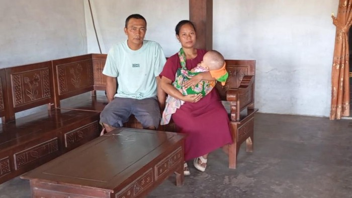 Bayi lima bulan Queensa Acelin derita Hidrosefalus.