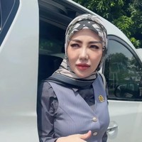 Aktris Bella Shofie mengumumkan mundur dari jabatannya sebagai DPRD Buru. Wanita 33 tahun itu resmi mengundurkan diri sejak 14 Agustus 2025 usai 11 bulan jarang ngantor. Foto: Instagram/@bellashofie_rigan