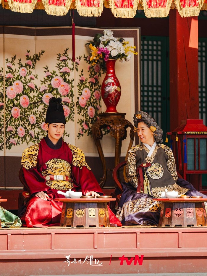 Bon Appetit Your Majesty. Adegan dalam drama Korea tvN Bon AppΓ©tit, Your Majesty.