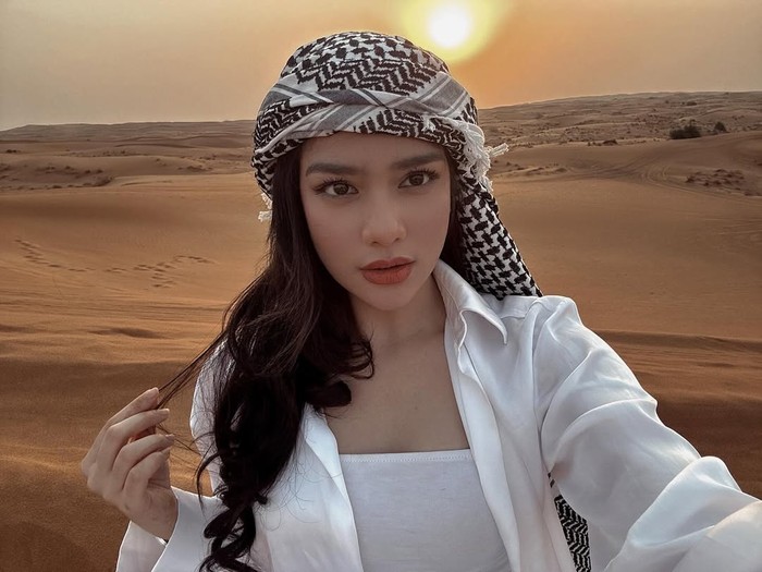 Davina Karamoy di Dubai Davina Karamoy di Dubai