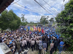 Aksi Unjuk Rasa Mahasiswa di DPRD Babel Berlangsung Damai