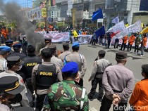 Mahasiswa Demo Depan Polres Parepare, Soroti Tugas Aparat Pengayom Masyarakat