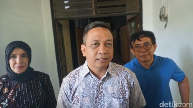 Wali Kota Pekalongan Afzan Arslan Djunaid saat memberikan keterangan kepada awak media, Senin (1/9/2025).