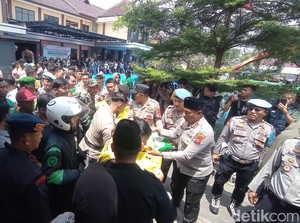 Demo Teduh Ojol di Tasikmalaya: Perut Kenyang-Pulang Bawa Beras