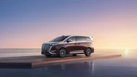 Denza meluncurkan empat varian baru untuk MPV mewah Denza D9. Itu termasuk tiga varian plug-in hybrid (PHEV) dan satu varian listrik murni (BEV). Foto: Dok. Denza
