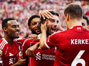 Liverpool Diragukan Bisa Juara Liga Champions 2025/2026