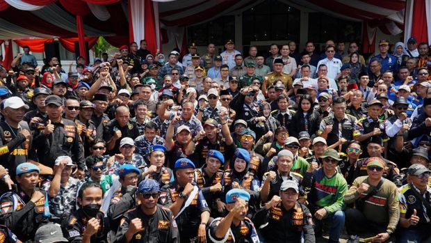 Forkopimda Kabupaten Bogor bersama organisasi masyarakat menggelar deklarasi damai sebagai komitmen bersama menjaga wilayah Kabupaten Bogor. (dok Istimewa)