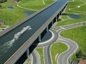 Foto Infrastruktur Brilian dan Indah Dilihat, Cantiknya!