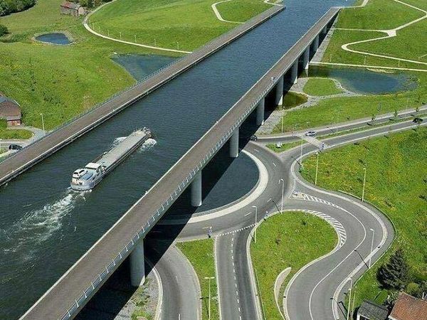 Foto Infrastruktur Brilian dan Indah Dilihat, Cantiknya!