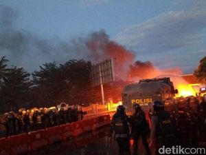 Video: Demo di Gorontalo Ricuh, Polisi Tembakkan Gas Air Mata