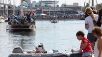 Israel memberi respons keras atas keberangkatan flotilla. Otoritas setempat mengancam akan menahan para aktivis dan menyita kapal mereka. REUTERS/Eva Manez