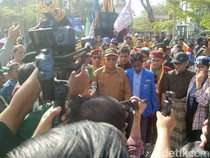 Mahasiswa Demo di DPRD NTT, Desak Sahkan RUU Perampasan Aset