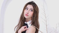 Jeha Anais jadi gak insecure lagi setelah operasi muka di Korea. Dulu selalu gak mau foto angle depan, sekarang malah senang. Bikin insecure makin berkurang, tulisnya. (Foto: dok Instagram jeha_anais)