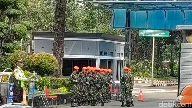 Kantor Sri Mulyani dijaga ketat TNI