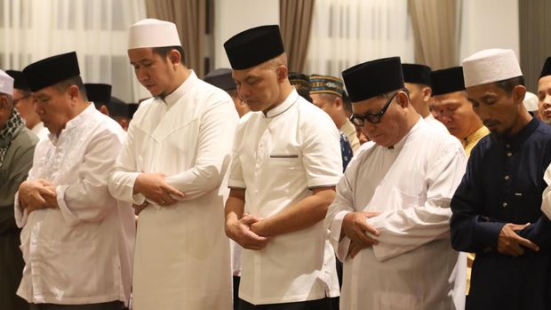 Kapolda Babel Gelar Salat Gaib Affan Kurniawan