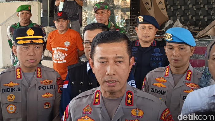 Kapolda Sulsel Irjen Rusdi Hartono.