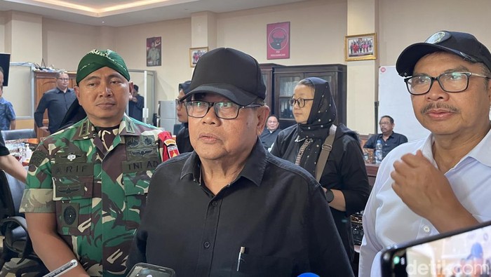 Ketua DPRD DIY, Nuryadi di kantor DPRD DIY, Malioboro, Kota Jogja, Senin (1/9/2025).