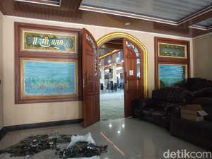 Imbas Kerusuhan di Kota Cirebon, Lukisan 20 Tahun di Gedung DPRD Hancur