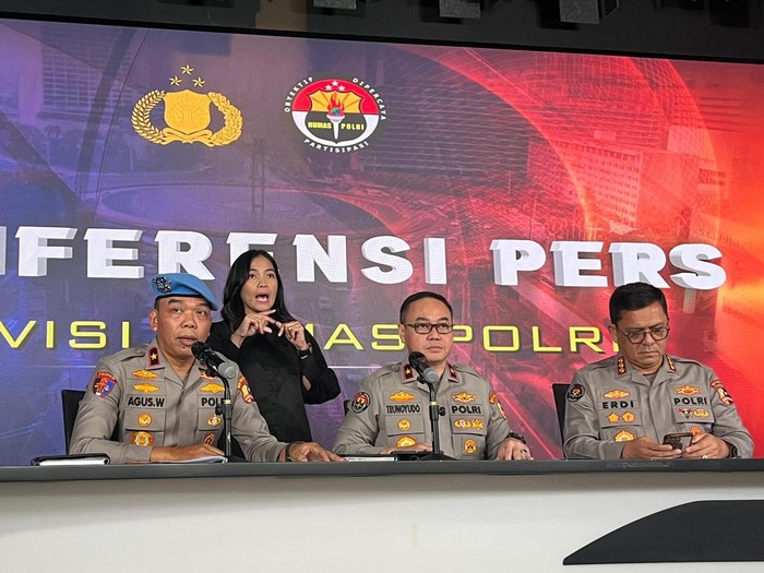Konferensi pers Propam Polri soal anggota Brimob lindas Affan Kurniawan (Rumondang/detikcom)