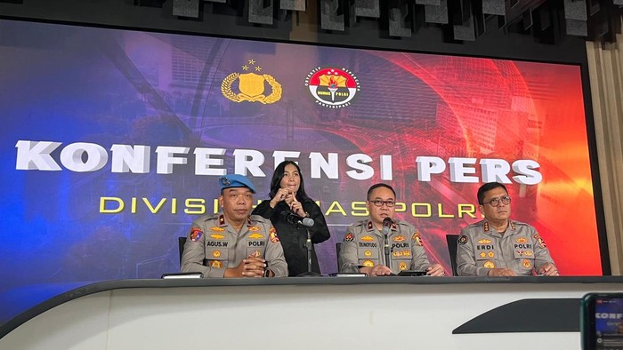 Konferensi pers Propam Polri soal anggota Brimob lindas Affan Kurniawan (Rumondang/detikcom)