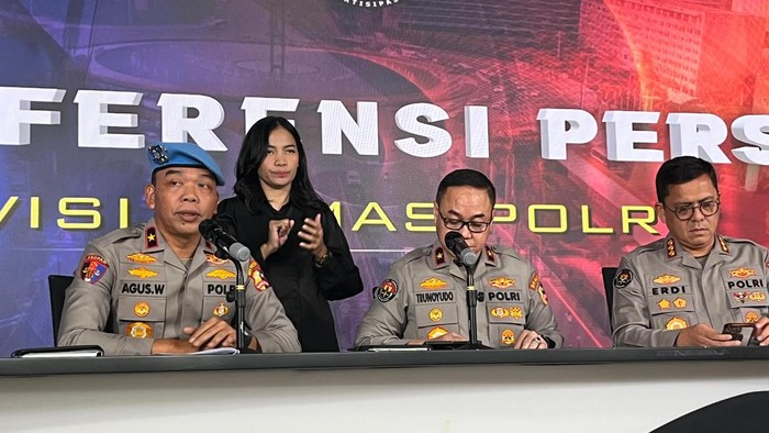 Konferensi pers Propam Polri soal anggota Brimob lindas Affan Kurniawan (Rumondang/detikcom)