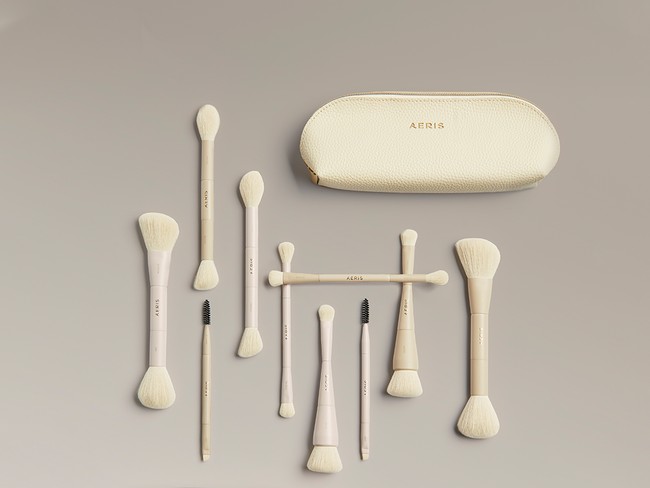 Aeris Beaute merilis The Signature Dual-Sided Brush Set.