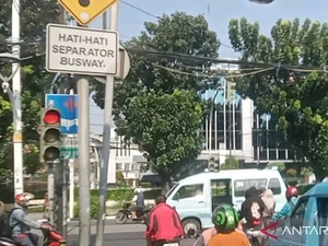 Lampu Lalin di Jatinegara Kembali Normal Usai Dirusak Massa