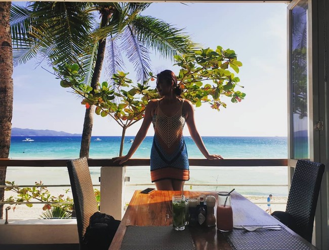 Sebelumnya, Ki Yong mengaku mulai kerja di restoran setelah menjalani operasi di usia 30an. Selain pegawai restoran, Lee Ki Yong juga terlihat sering mengunggah endorsement di Instagram.  Foto: Instagram @leekimodel