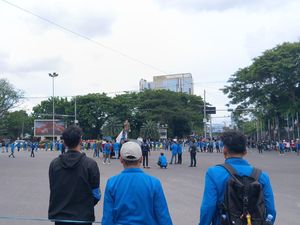 Mahasiswa Mulai Datang ke DPRD Sumsel, Akses Jalan POM IX Ditutup