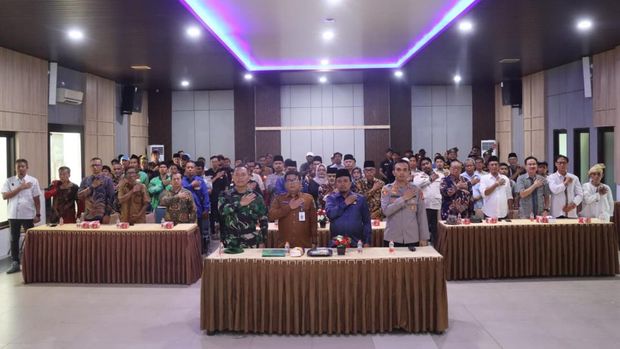 Mahasiswa hingga ojol di Dumai deklarasi tenteram untuk menjaga situasi kondusif.