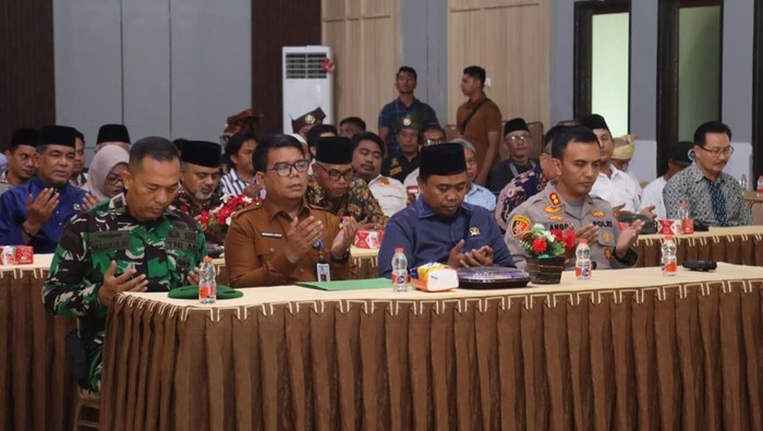 Mahasiswa hingga ojol di Dumai deklarasi damai untuk menjaga situasi kondusif.