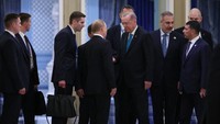 Pertemuan Putin dan Erdogan di KTT SCO kali ini dipandang penting untuk memperkuat dialog dan mencari titik temu atas berbagai isu global yang tengah berkembang. Selain itu, kehadiran keduanya menunjukkan peran aktif Rusia dan Turki dalam forum multilateral yang melibatkan sejumlah negara besar di kawasan Eurasia. REUTERS/Alexander Kazakov