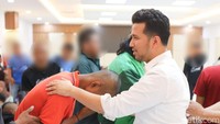 Emil tidak menyangka ternyata oknum yang merusak Grahadi berasal dari anak-anak berusia belasan tahun yang masih sekolah.