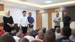 Momen Wagub Emil Temui  Pembakar Ruang Kerjanya di Grahadi