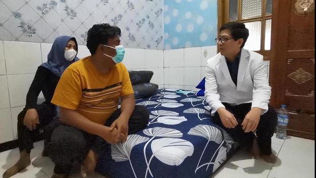 Penjual nasi padang donorkan satu ginjalnya untuk suami