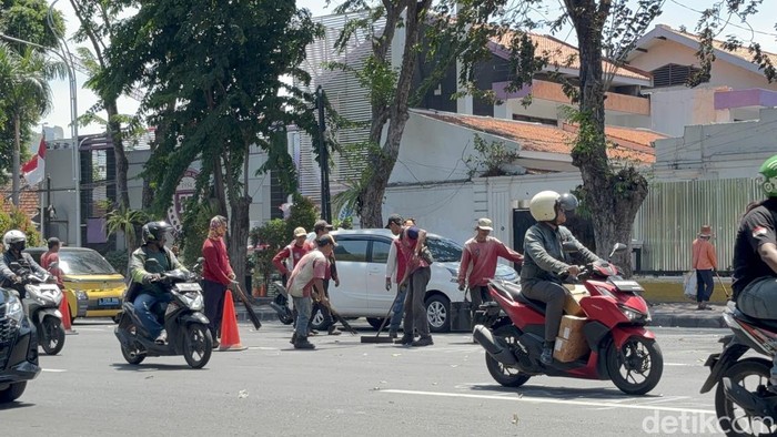 Pertokoan di Surabaya mulai buka imbas ricuh demo