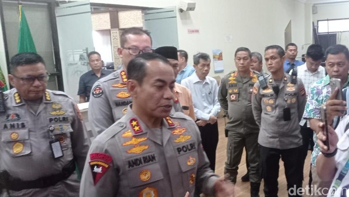 Kapolda Sumsel Irjen Pol Andi Rian Djajadi