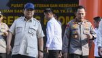 Prabowo Jenguk Polisi Terluka, Janjikan Pangkat Luar Biasa