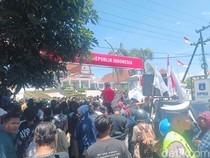 Demo di Lombok Tengah, Massa Ngaku Diteror Intel