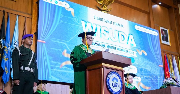 Rektor UIN Syarif Hidayatullah Jakarta, Prof. Asep Saepudin Jahar, M.A., Ph.D
