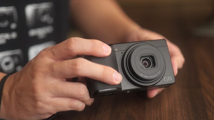 Review Ricoh GR IV: Kamera Pocket yang Lagi Hype