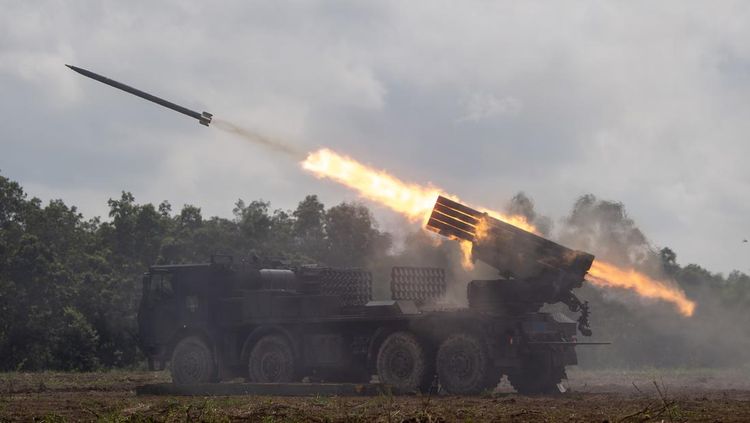 Roket Menggelegar di Langit Sumsel, Super Garuda Shield 2025 Panaskan Medan Latihan