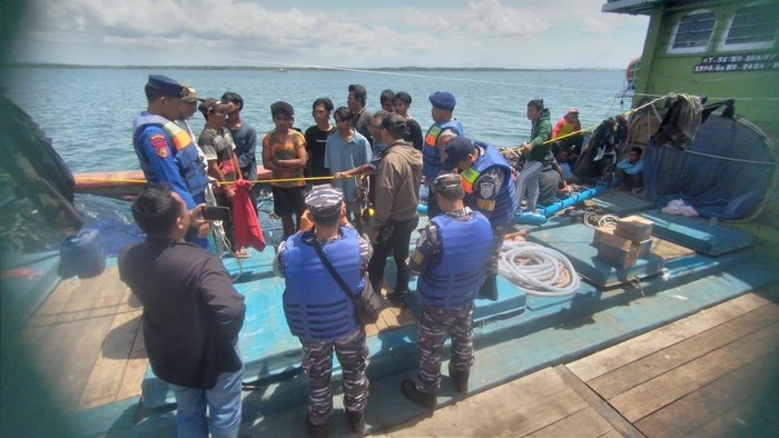 Sejumlah ABK diamankan dari kapal di mana mereka diduga menjadi korban eksploitasi oleh nakhoda di Banyuwangi.