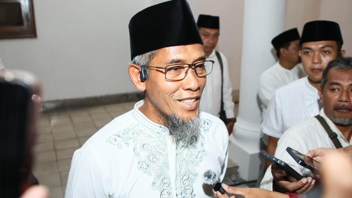Sekda Pemprov Jateng Sumarno saat memberikan keterangan kepada wartawan.