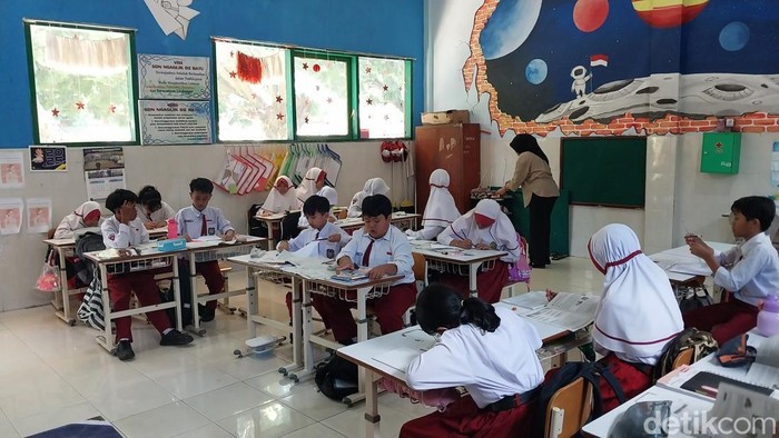 Siswa di Kota Batu tetap belajar tatap muka