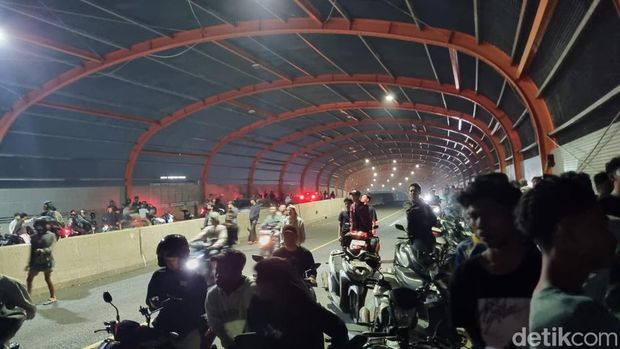 Situasi di Bekasi, Senin (1/10/2025) dini hari